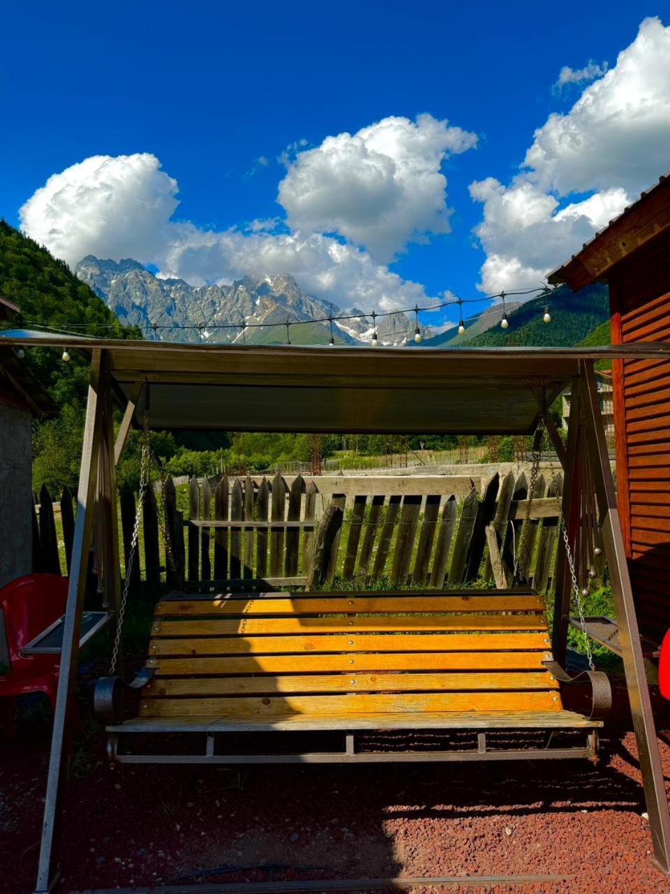 Guest House Ushba Gate Μέστια Εξωτερικό φωτογραφία