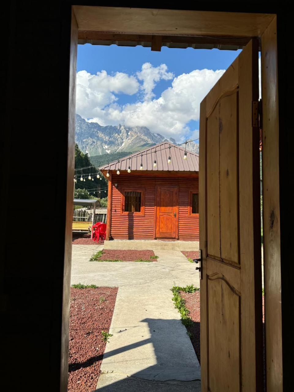 Guest House Ushba Gate Μέστια Εξωτερικό φωτογραφία