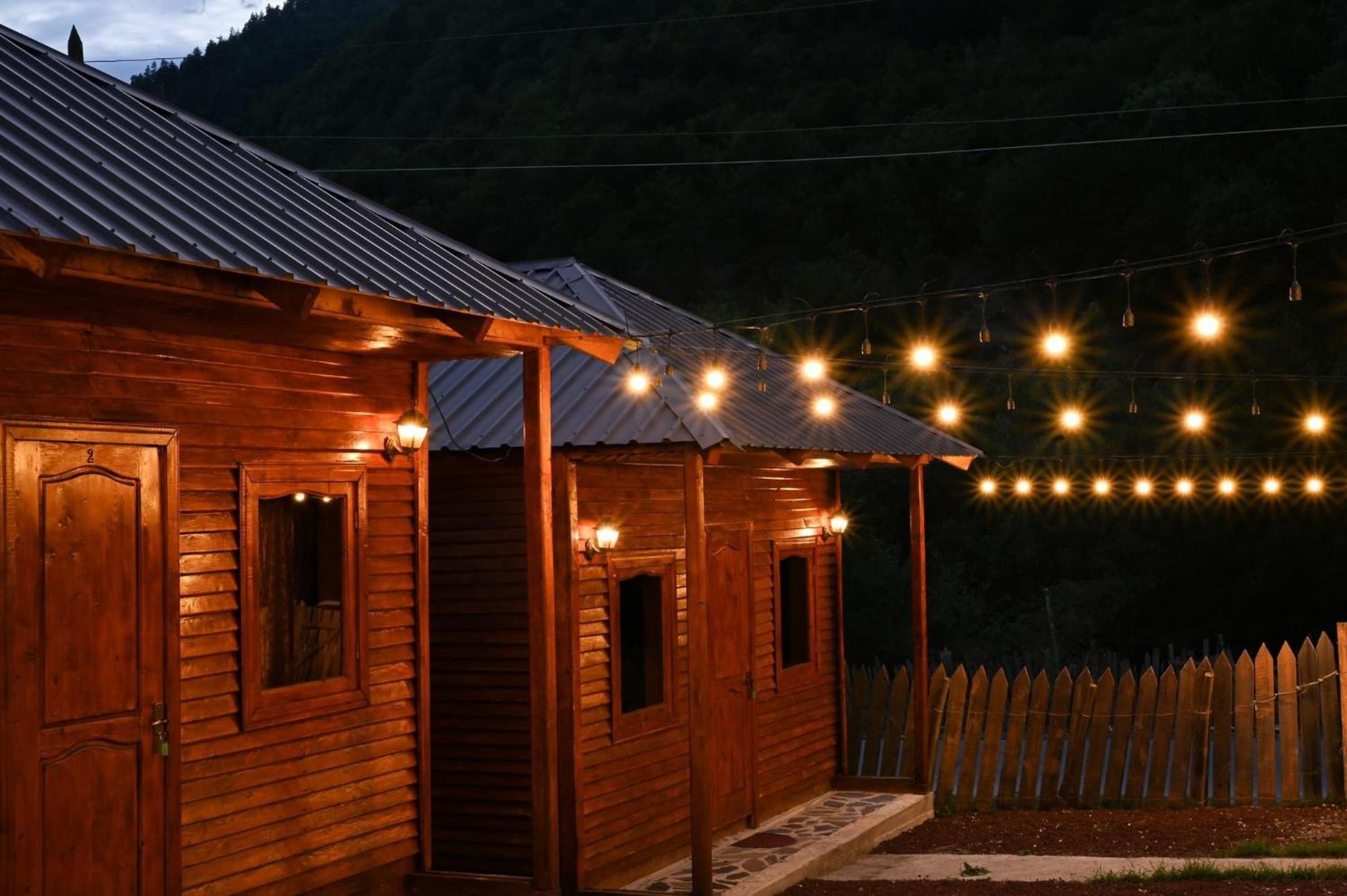 Guest House Ushba Gate Μέστια Εξωτερικό φωτογραφία
